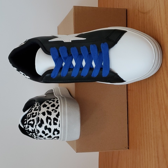 Journee Collection Adair Color Block Sneakers with Animal Print Heel - Picture 5 of 10
